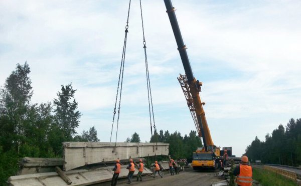 Handling operations of beam slabs 1 Handling operations of beam slabs 1