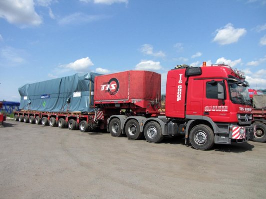 The large shipment of overweight equipment 1